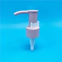 Kem nền bằng nhựa Bơm dầu